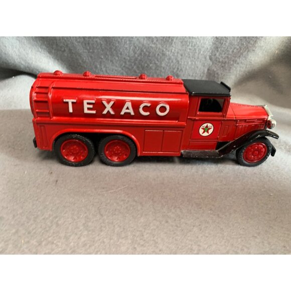 Texaco 1930 Diamond T 1990 Edition Red Collectible Die-Cast Toy Truck Bank - Picture 10 of 11